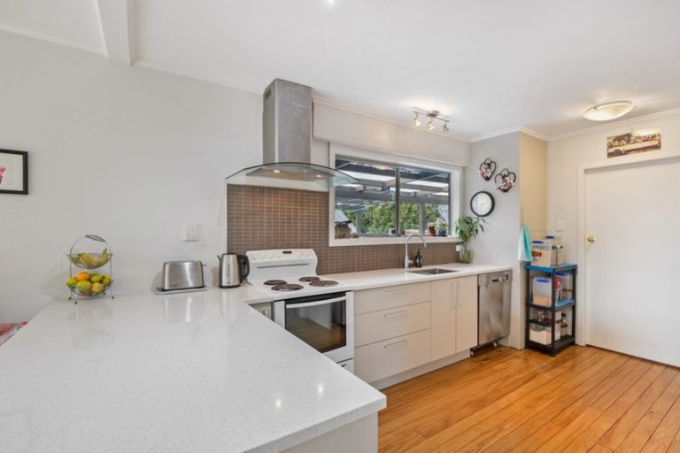 Photo of property in 27 Humphrey Kemp Avenue, Henderson, Auckland, 0612