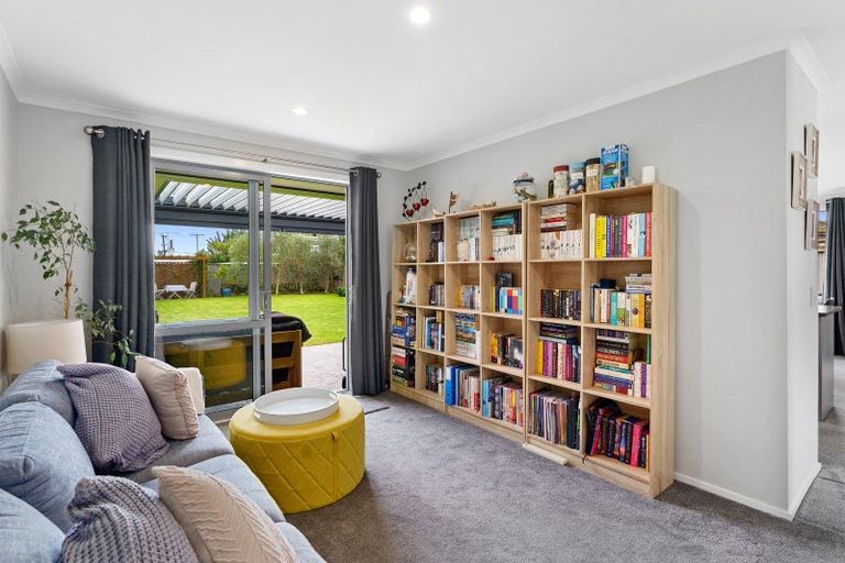 Photo of property in 4 Pohatu Lane, Otaki, 5512