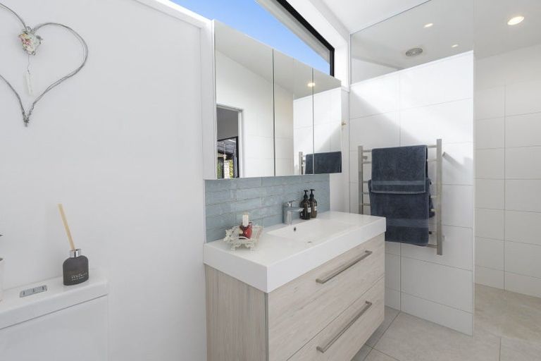 Photo of property in 17 Linklater Avenue, Bellevue, Tauranga, 3110