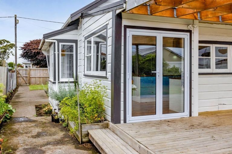 Photo of property in 9 Princes Street, Hawera, 4610