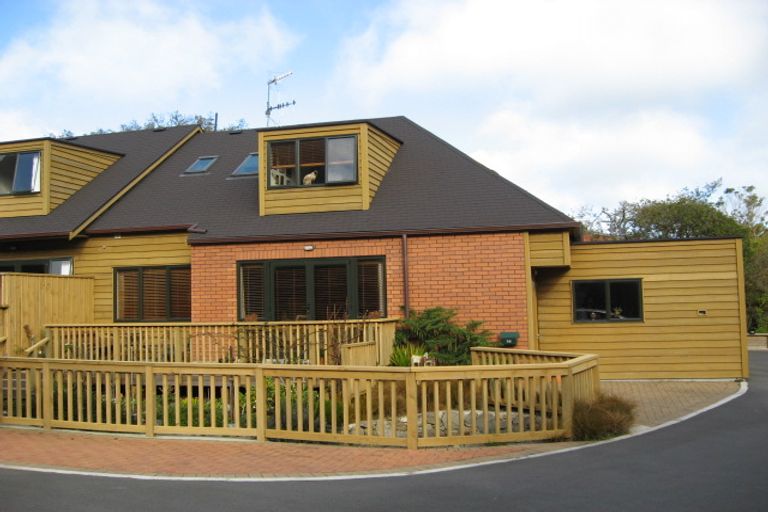 Photo of property in 56 Futuna Close, Karori, Wellington, 6012