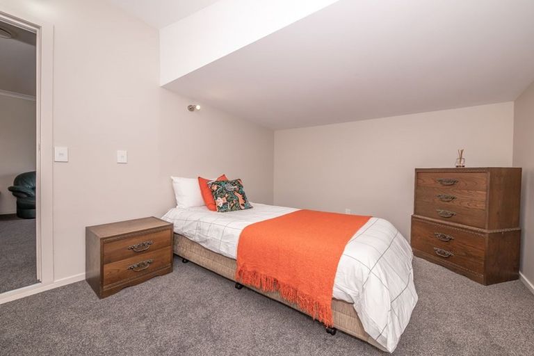 Photo of property in 6 Shelswell Street, Westport, 7825