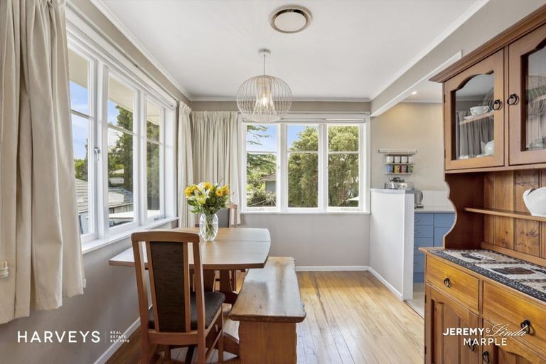 Photo of property in 120 Vodanovich Road, Te Atatu South, Auckland, 0610