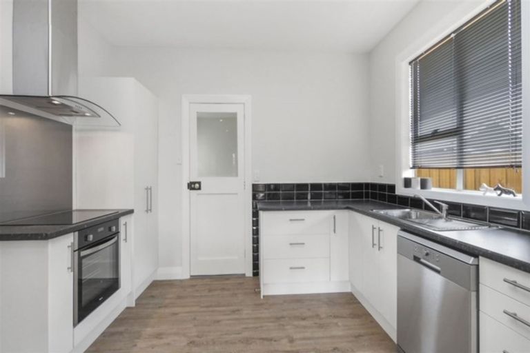 Photo of property in 156 Wainoni Road, Avondale, Christchurch, 8061