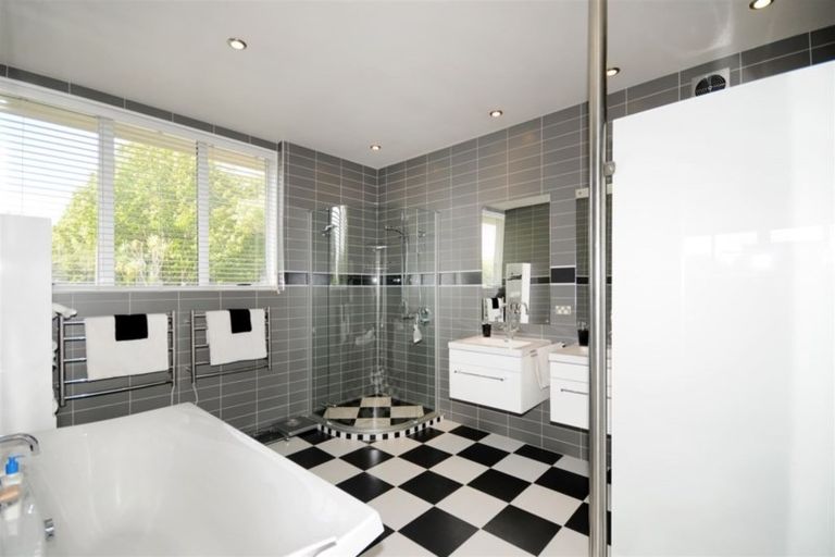 Photo of property in 1 Thurlestone Place, Burnside, Christchurch, 8053