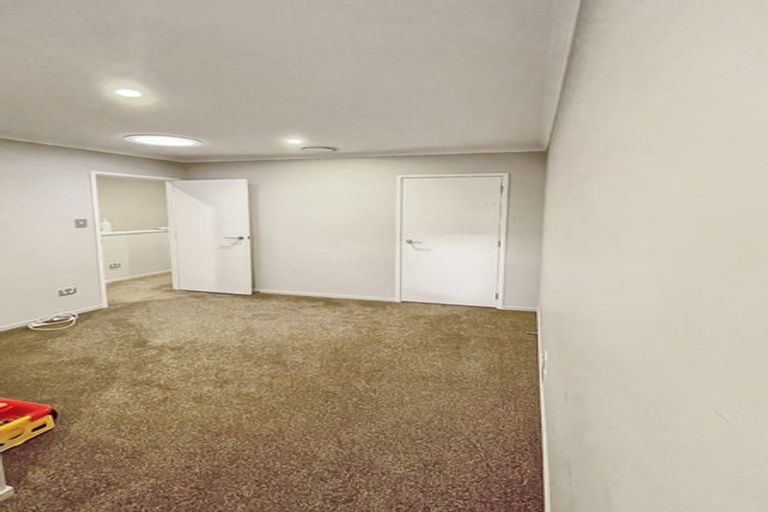 Photo of property in 4 Tuamaka Lane, Hobsonville, Auckland, 0616