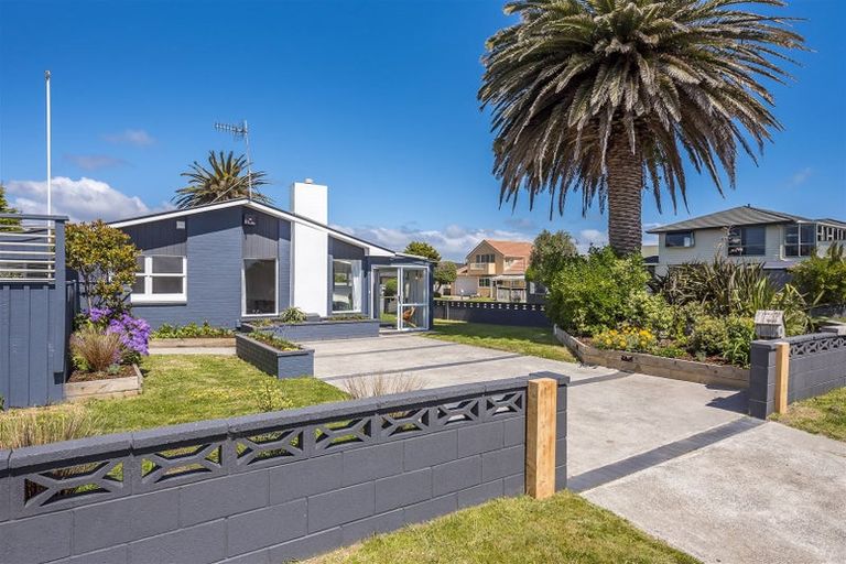 Photo of property in 186 Manly Street, Paraparaumu Beach, Paraparaumu, 5032