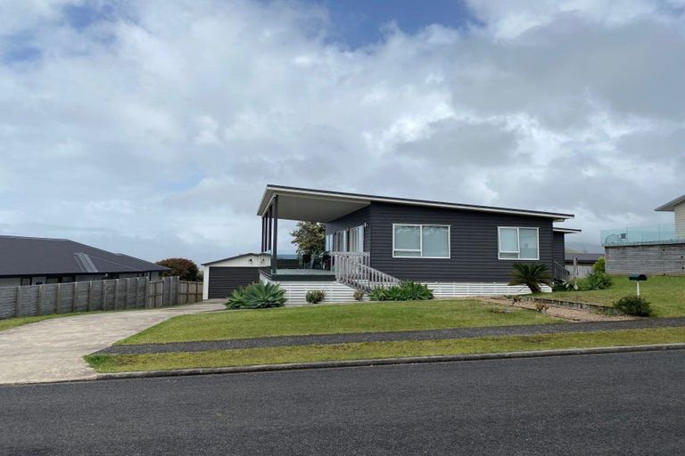 Photo of property in 129 Centennial Drive, Whitianga, 3510