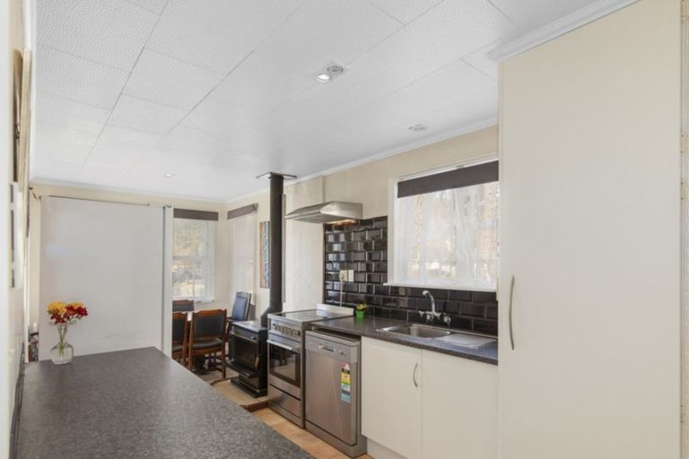 Photo of property in 368 George Street, Stokes Valley, Lower Hutt, 5019