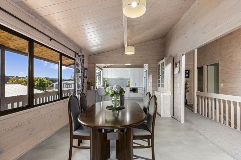 Photo of property in 32 Mcdowell Crescent, Hillcrest, Auckland, 0627