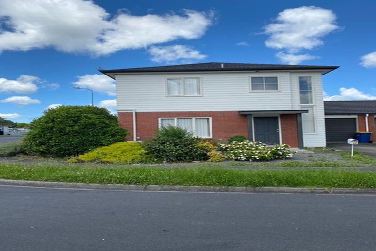 Photo of property in 44 Brashier Circle, Sunnyvale, Auckland, 0612