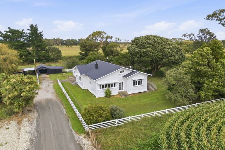Photo of property in 225 Kuku Beach Road, Kuku, Manakau, 5570