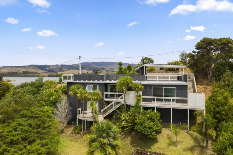 Photo of property in 24 Point Street, Raglan, 3225