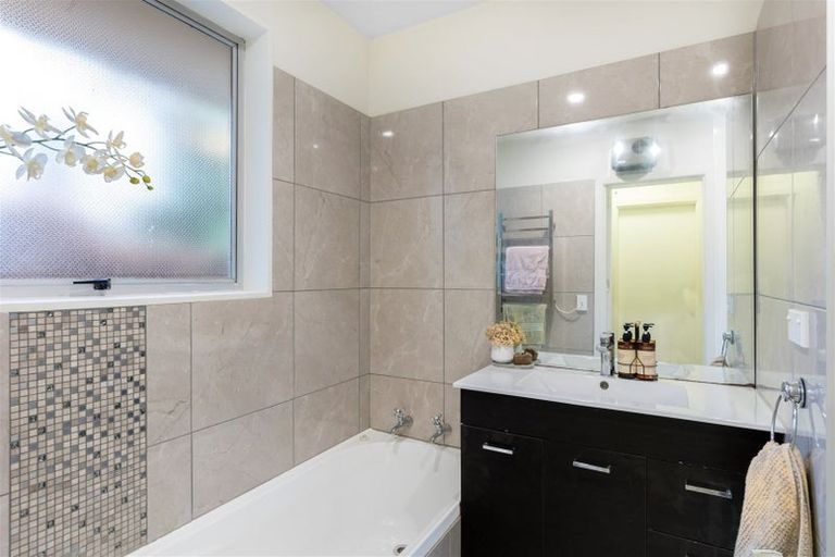 Photo of property in 8 Tracy Place, Redwood, Christchurch, 8051