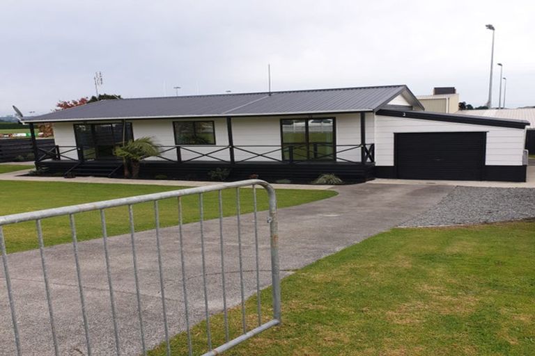 Photo of property in 21 Churchill Terrace, Waiuku, 2123