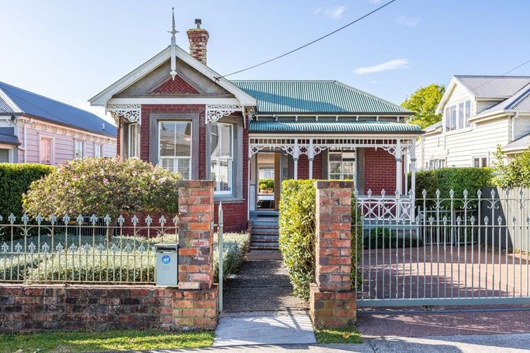 Photo of property in 85 Albert Road, Devonport, Auckland, 0624