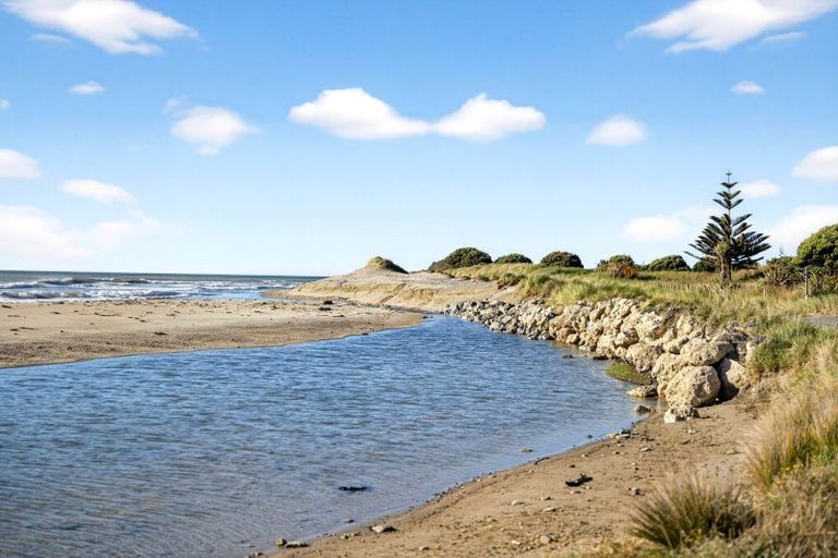 Photo of property in 13 Mataikona Road, Mataikona, Tinui, 5889