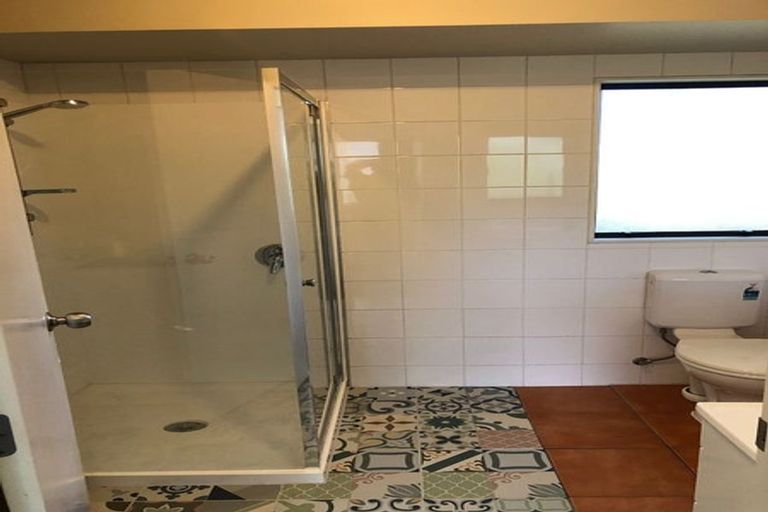 Photo of property in 42 Pisces Road, Glen Eden, Auckland, 0602