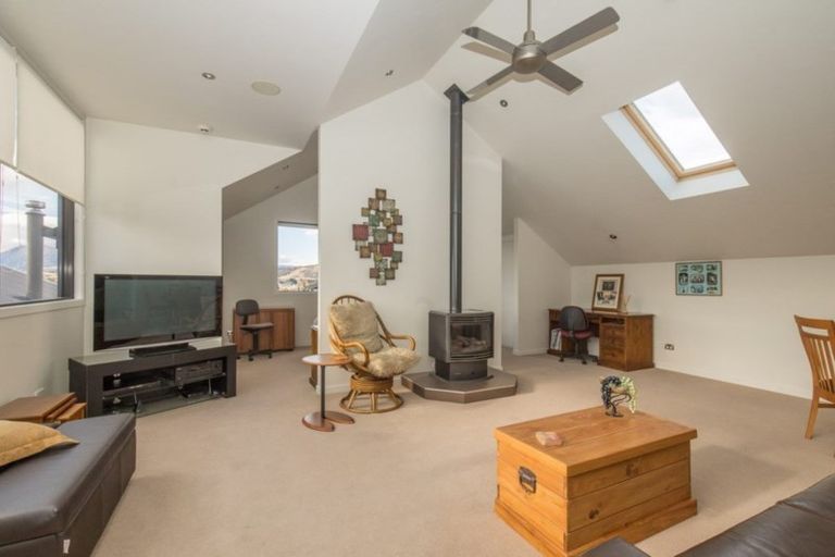 Photo of property in 22 Old Station Avenue, Wanaka, 9305