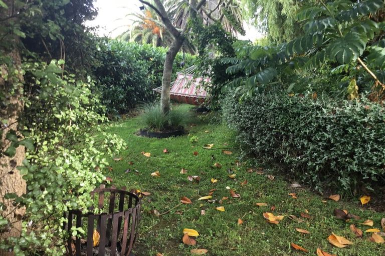 Photo of property in 2 Higgs Road, Mapua, 7005