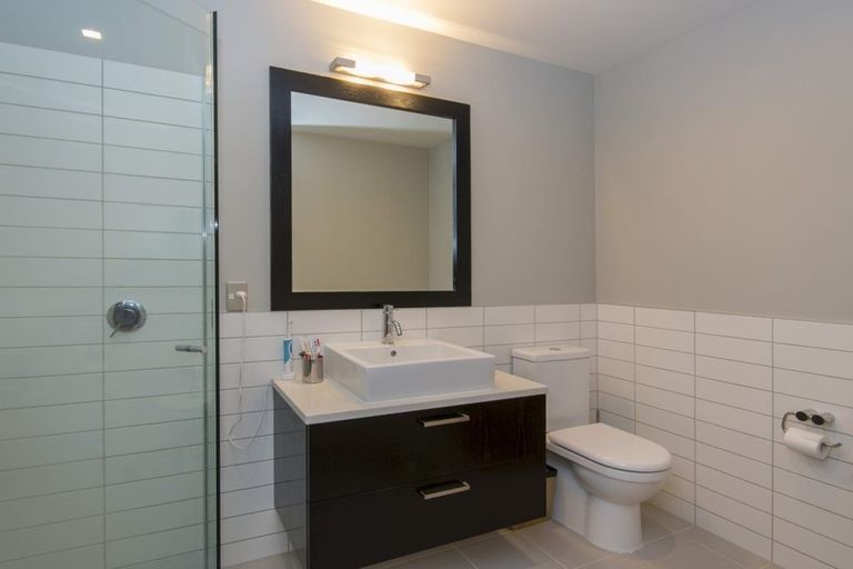 Photo of property in 9 Chews Lane, Wellington Central, Wellington, 6011