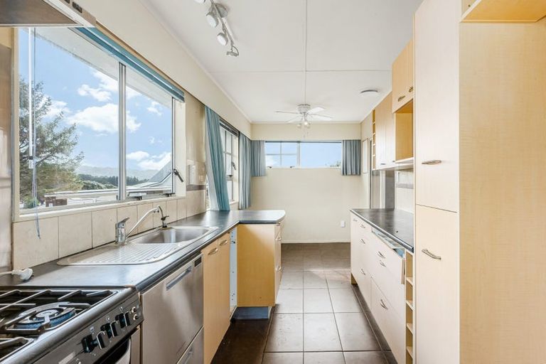 Photo of property in 36 Apple Terrace, Ranui, Porirua, 5024