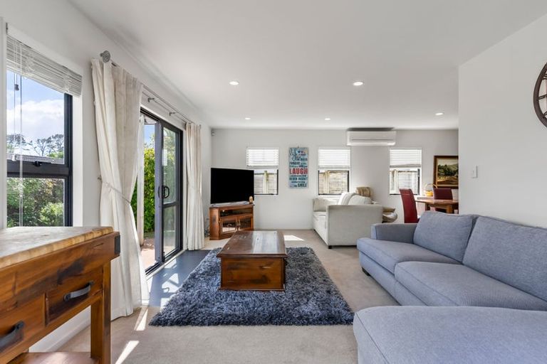 Photo of property in 3/64 Schnapper Rock Road, Schnapper Rock, Auckland, 0632