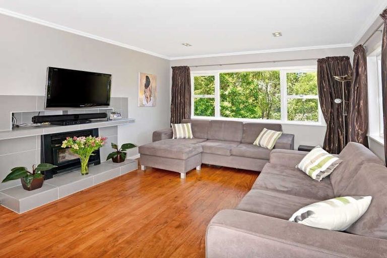 Photo of property in 56 Saffron Street, Birkdale, Auckland, 0626