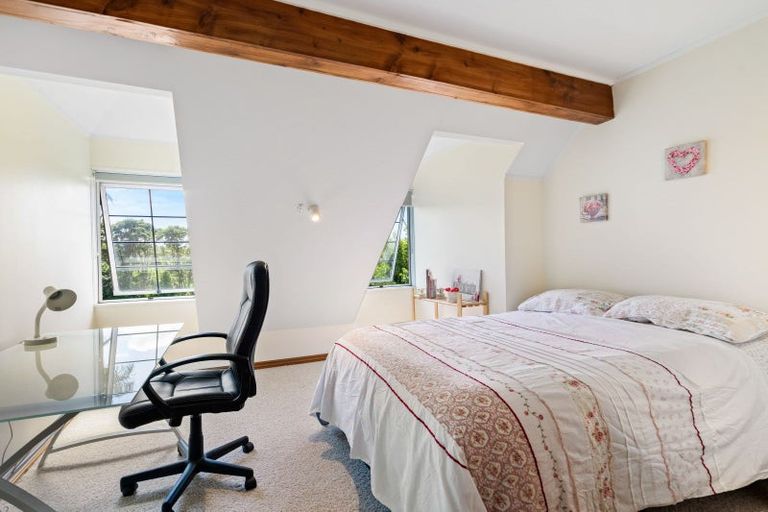 Photo of property in 105 Grassmere Road, Henderson Valley, Auckland, 0612