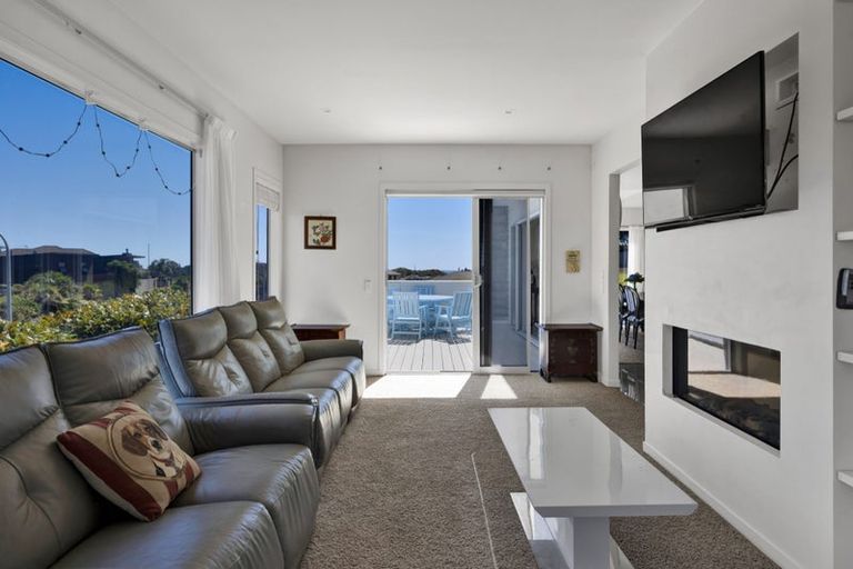 Photo of property in 16 Links Drive, Waiwhakaiho, New Plymouth, 4312