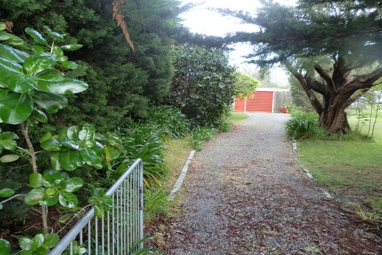 Photo of property in 19 Huiawa Street, Waikanae Beach, Waikanae, 5036