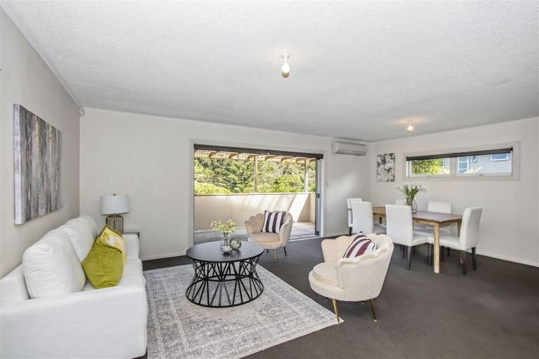 Photo of property in 118 Lynn Road, Bayview, Auckland, 0629