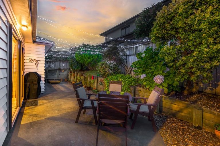 Photo of property in 19 Te Puia Drive, Aotea, Porirua, 5024