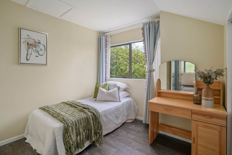 Photo of property in 32 Benchmark Drive, Massey, Auckland, 0614