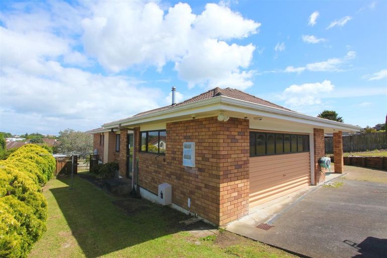 Photo of property in 73 Aberfeldy Avenue, Highland Park, Auckland, 2010