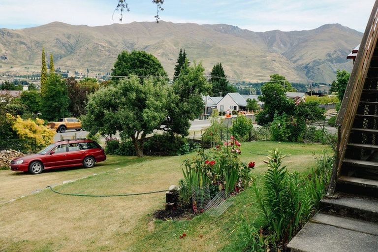 Photo of property in 52 Hedditch Street, Wanaka, 9305