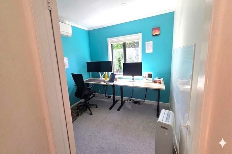Photo of property in 20 Godley Road, Green Bay, Auckland, 0604