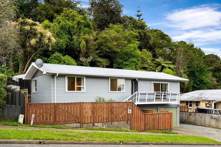 Photo of property in 13 Harold Grove, Stokes Valley, Lower Hutt, 5019