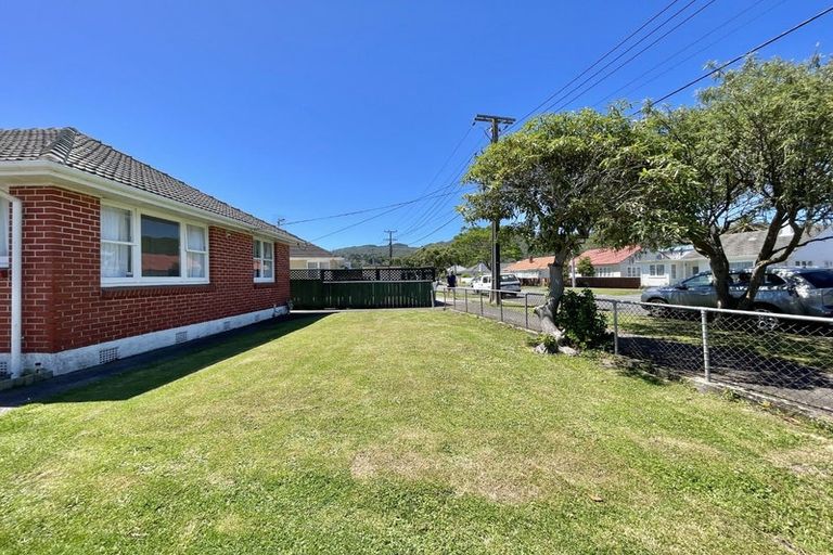 Photo of property in 11 Brees Street, Epuni, Lower Hutt, 5011