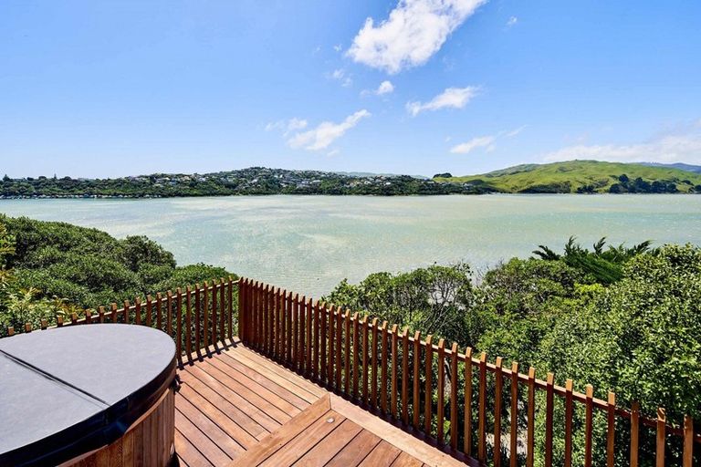 Photo of property in 41 Seaview Road, Paremata, Porirua, 5024