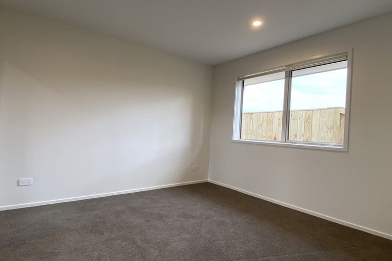 Photo of property in 5 Maraeariki Avenue, Orewa, 0931