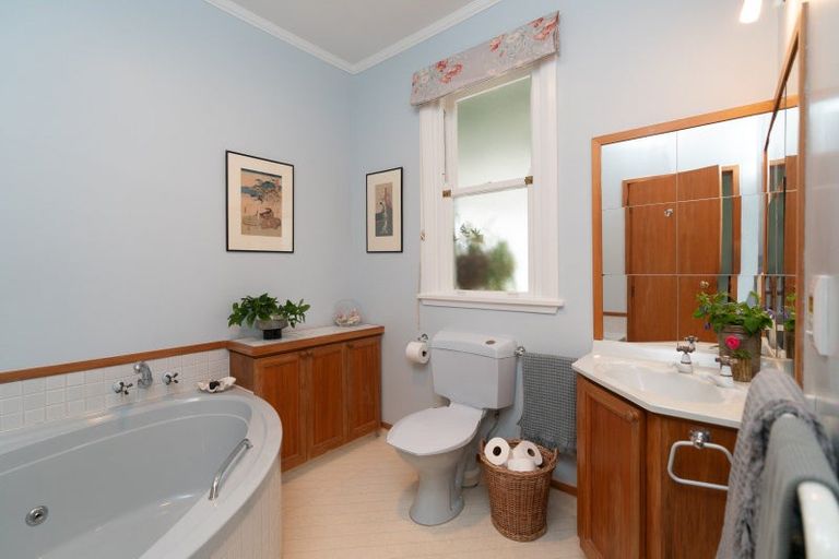 Photo of property in 2/15 Upland Road, Kelburn, Wellington, 6012