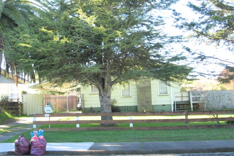 Photo of property in 18 Cargill Street, Papakura, 2110