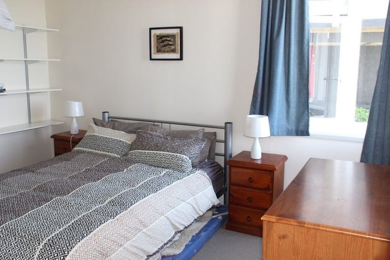 Photo of property in 156 The Esplanade, Houghton Bay, Wellington, 6023