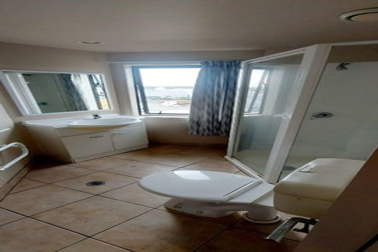 Photo of property in 4m/10 Crown Lynn Place, New Lynn, Auckland, 0600