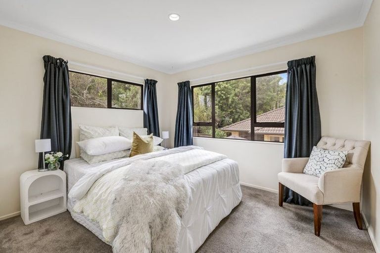 Photo of property in 26 Black Teal Close, Unsworth Heights, Auckland, 0632