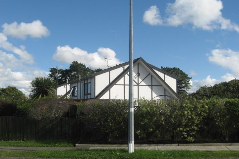 Photo of property in 2/45 De Quincey Terrace, Highland Park, Auckland, 2010