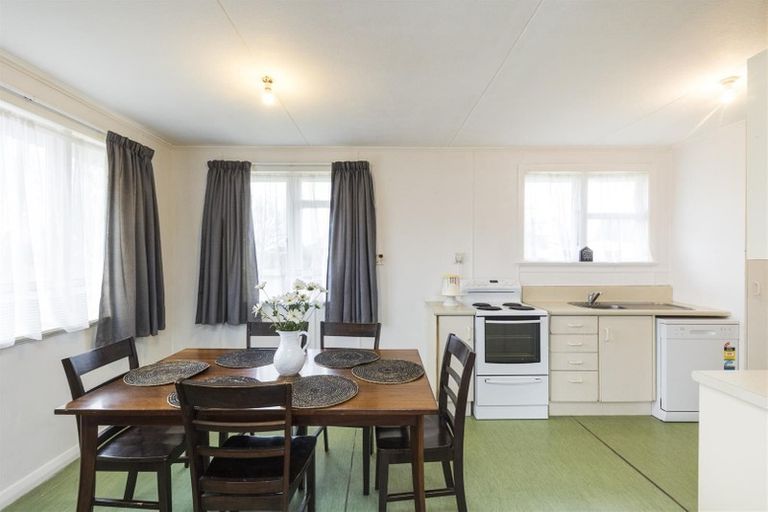 Photo of property in 9 Holland Crescent, Bulls, 4818