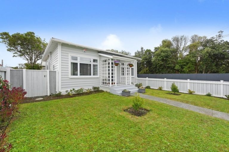 Photo of property in 53 Awamutu Grove, Waiwhetu, Lower Hutt, 5010