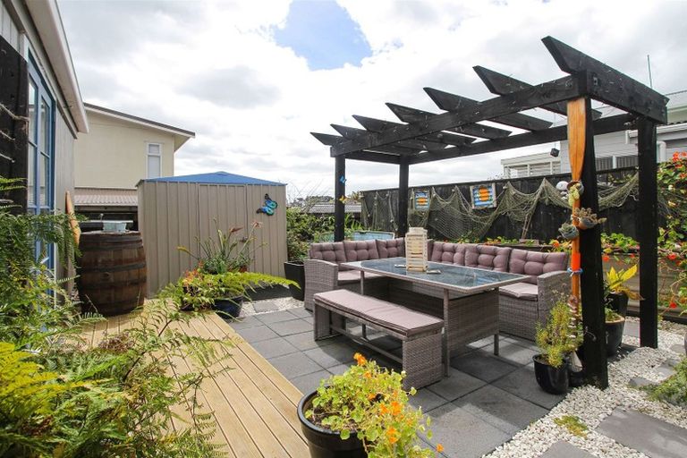 Photo of property in 92 Wharf Road, Clarks Beach, Pukekohe, 2679